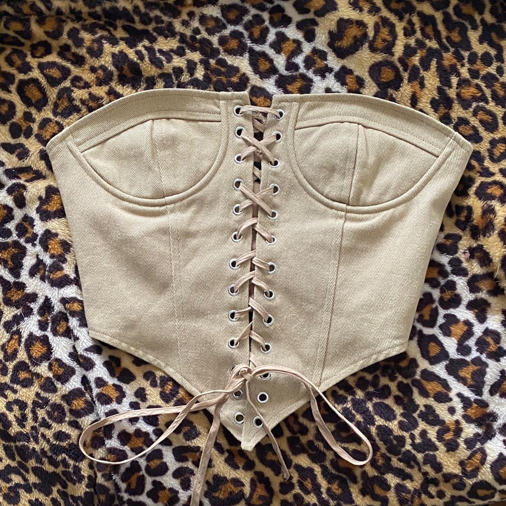 LIONESS TOP